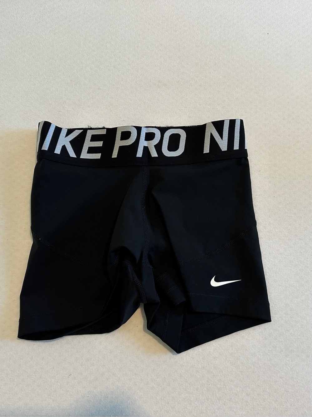 Nike Pro Mid Rise 3” Biker Shorts in Black size XS